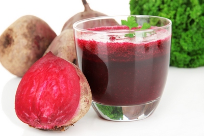 Sucul de sfeclă roșie și morcovi cruzi, un elixir pentru sănătate - BodyGeek